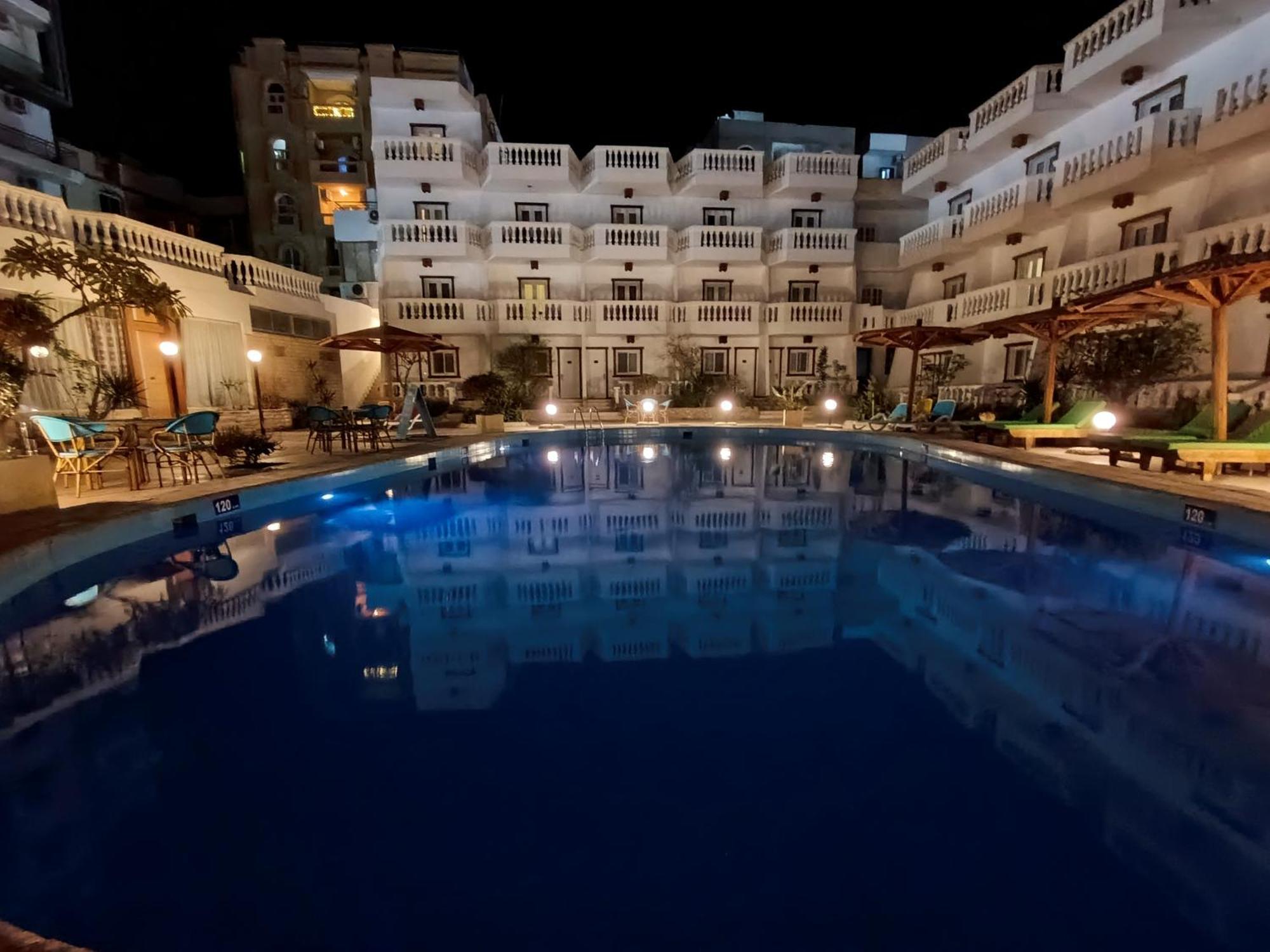 Zak Inn Hurghada Exterior photo